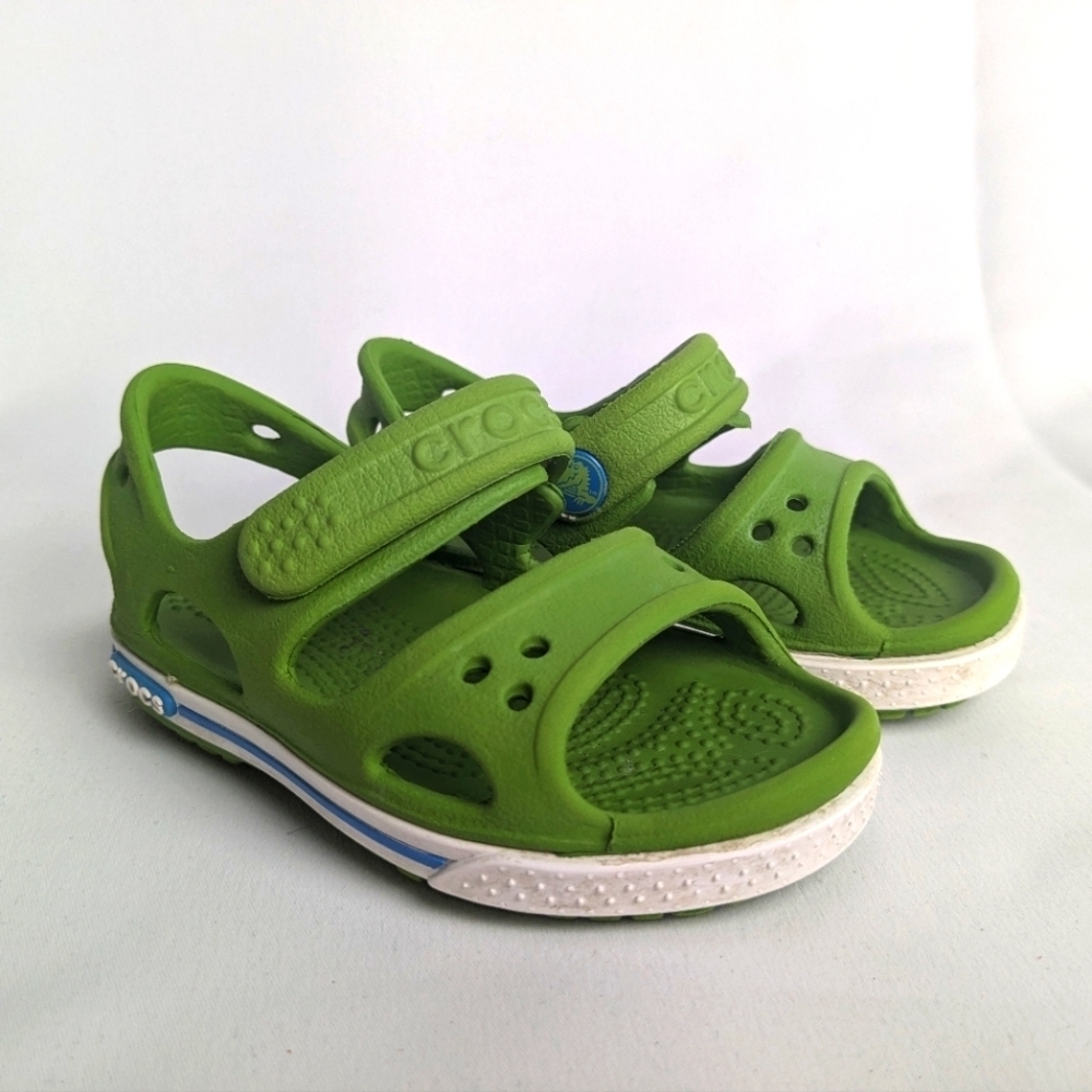 CROCS Baby Sandals Size 4 Green And White Waterproof Hoop And Loops